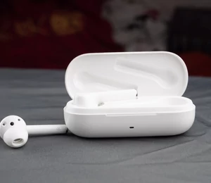 Test Huawei Freebuds 3i : l'ANC des grands, l'autonomie des clones